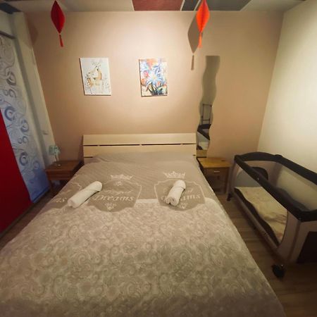 Flat For Up To 4 People In Dresden-Striesen Lägenhet Exteriör bild